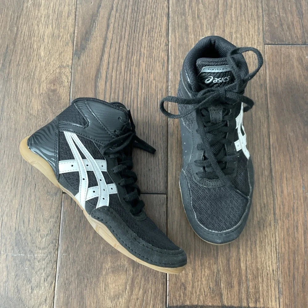Asics Matflex 7 High Top Wrestling Shoes Youth Kids Size 2 Black White 1084A011